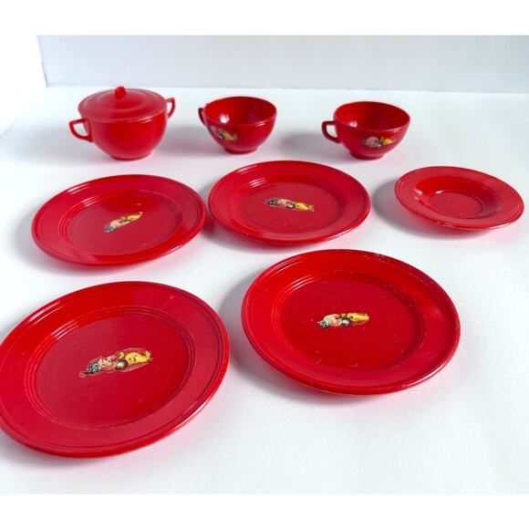 Vintage Childrens Plastic Red Tea Set with Decal By Eegee 9 Pieces Only - Picture 2 of 12